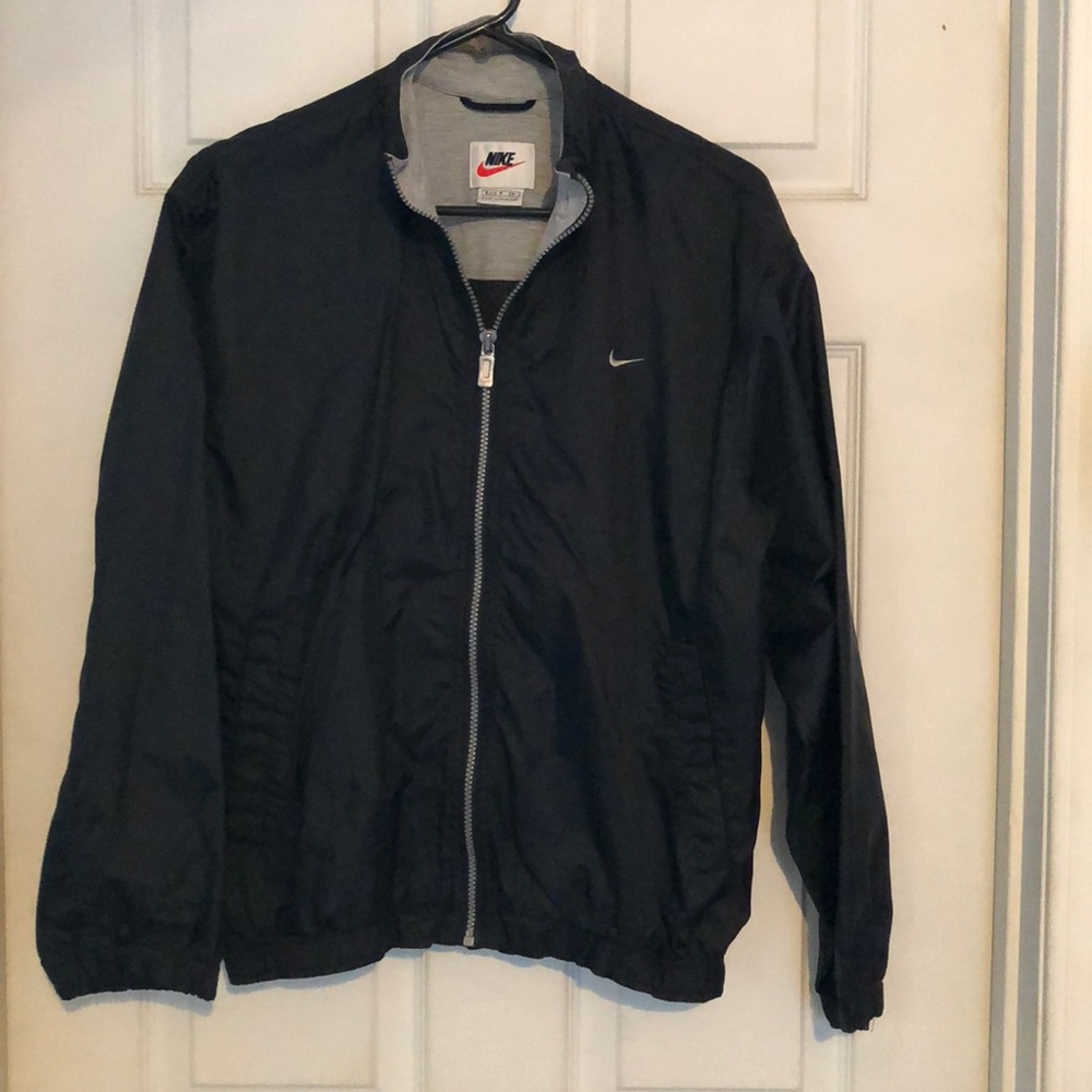 Nike lightweight wind breaker